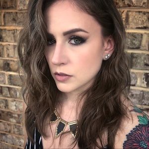 Meet your Posher, Carli